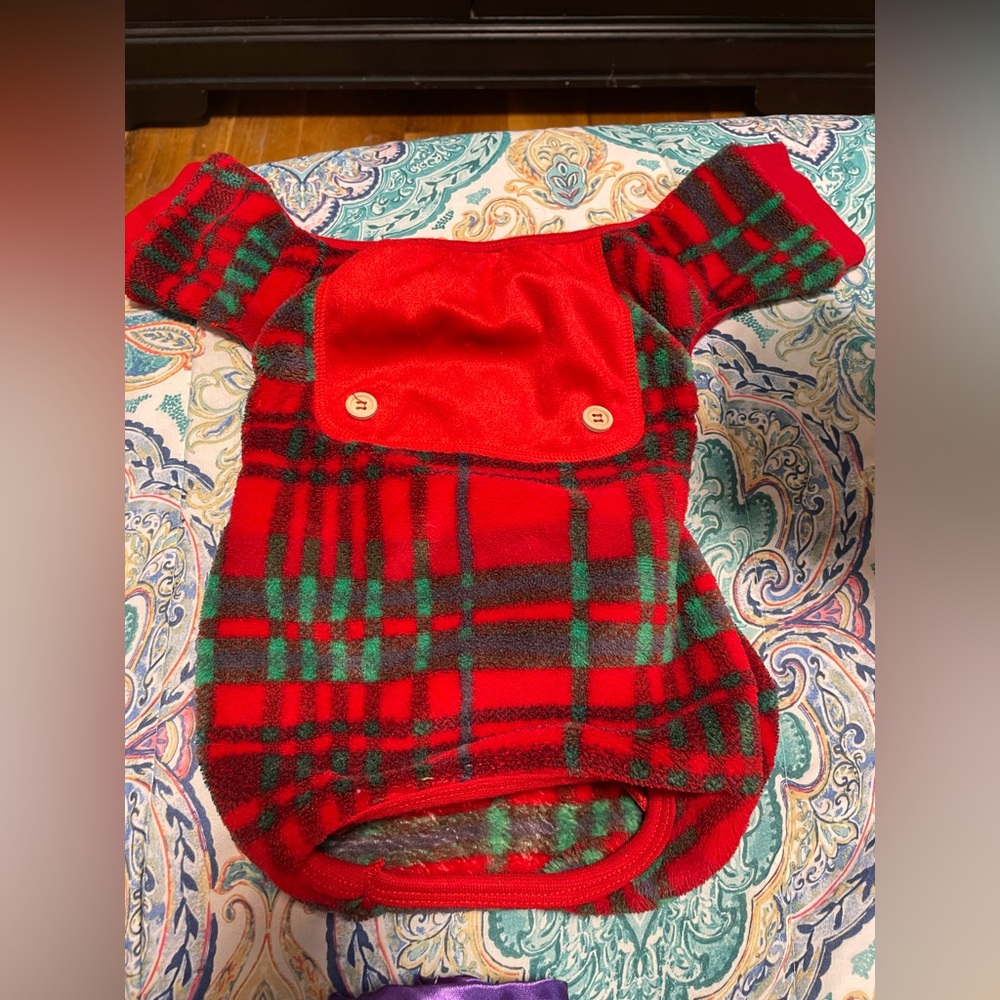 Pet sweaters / dresses/piyamas